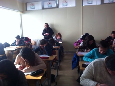 Akyazı Belediyesi Bilgi Ve Kültür Evinde Sınavlara Hazırlık Başarılı Bir Şekilde Devam Ediyor